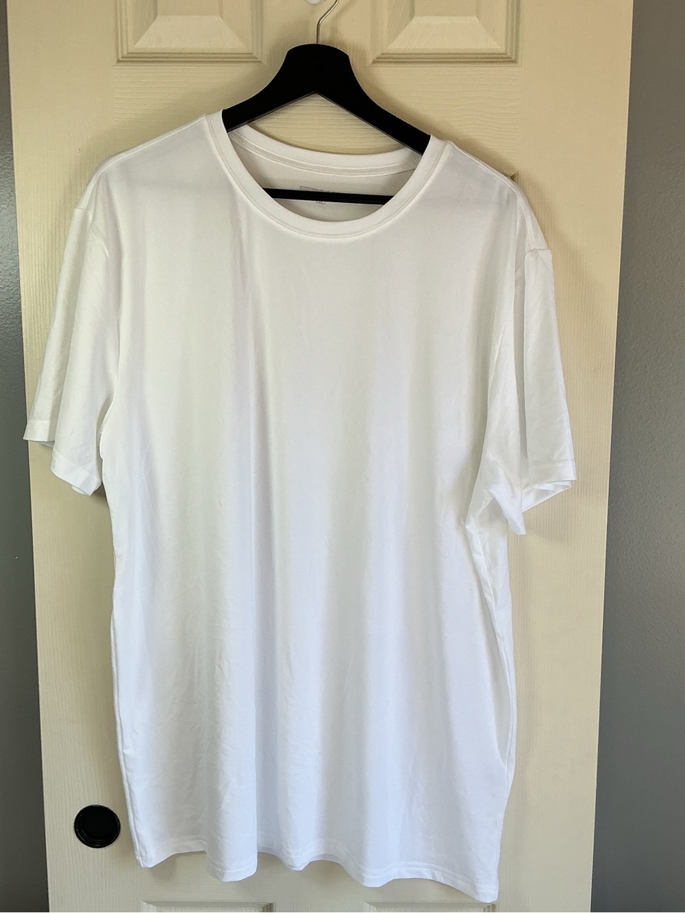 Men's White Short Sleeve Crew Neck Tee